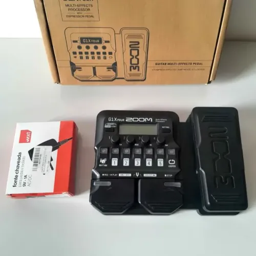 Pedaleira Zoom G1X Four