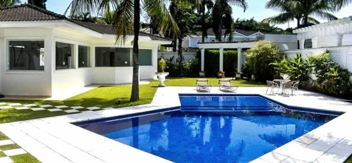 Casa à venda no Acapulco, condomínio na praia de Guarujá.