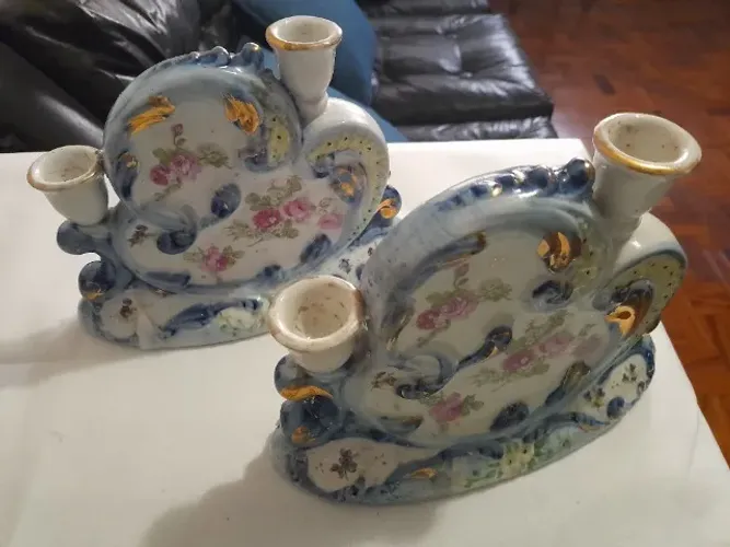 Castiçais de Porcelana Branca, anos 50, usados