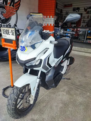 ADV 150 Branca Honda