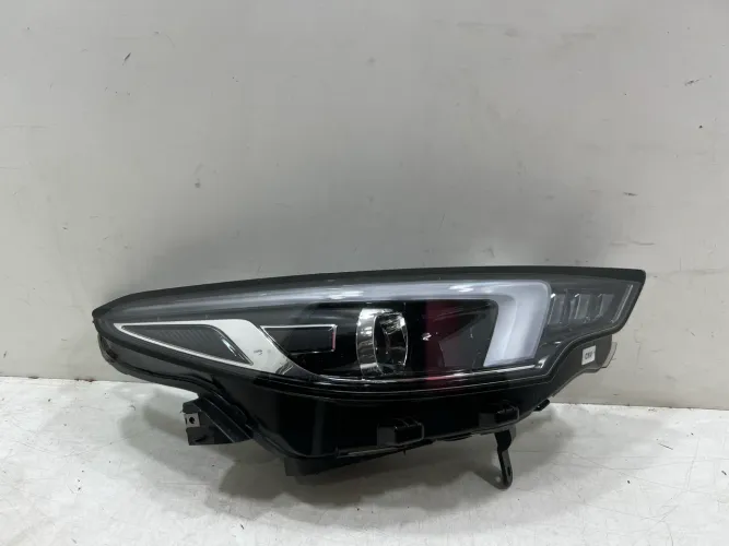 Farol Chery arrizo 6 Ld original com xênon (sem detalhes)