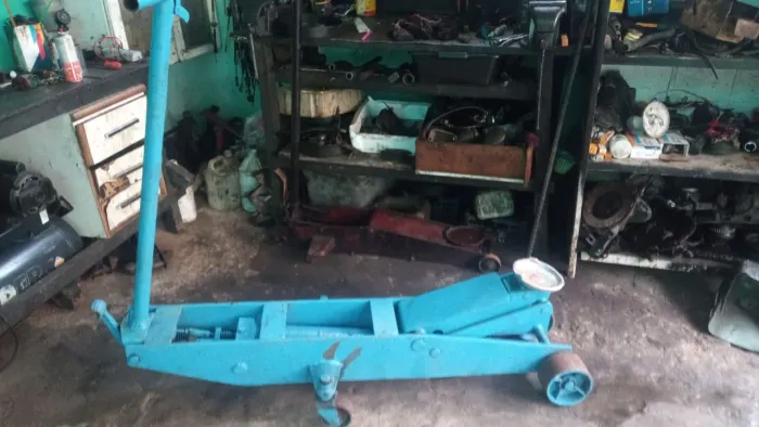 Macaco para carros grandes 1500,00