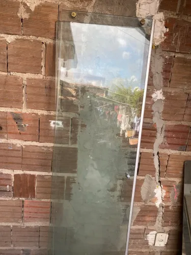 Box em L 3 vidros de 50 cm e1 vidro de 35 cm sem as ferragens só os vidros 220 reais