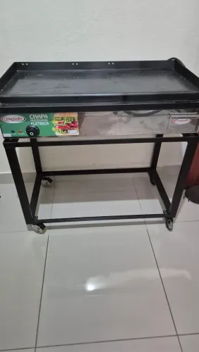 Vende-se chapa de lanche sem os pés 