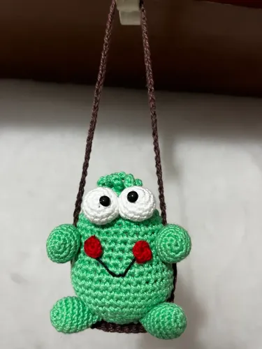 PRONTA ENTREGA Sapinho Retrovisor em Crochê Amigurumi Sapo Pendente Carro Porta