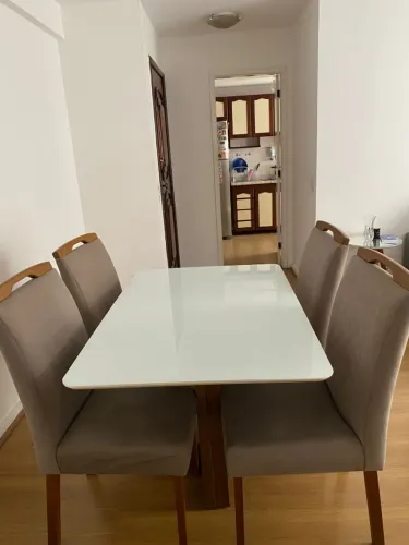 Mesa de Jantar com 4 cadeiras