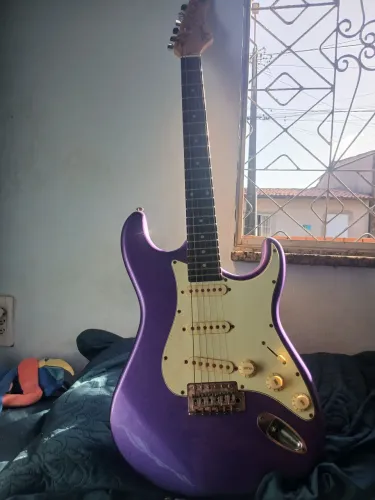Guitarra stratocaster Tagima TG500 roxa