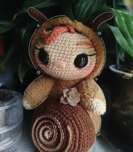 Boneca Garotinha Caracol Feito a Mão Crochê Amigurumi