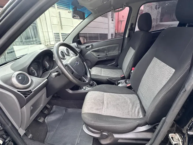 Ford Fiesta Sed. 1.6 8V Flex 4P 2012
