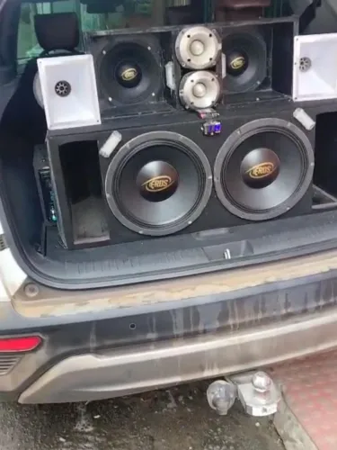 Vendo som automotivo