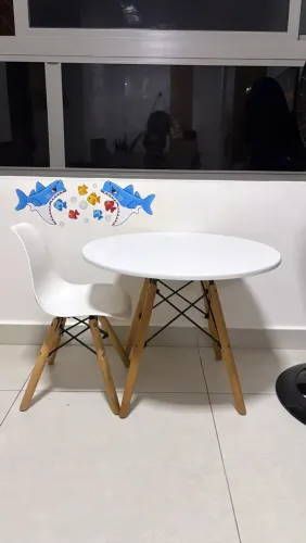 Conjunto Mesa Infantil Eames Redonda
