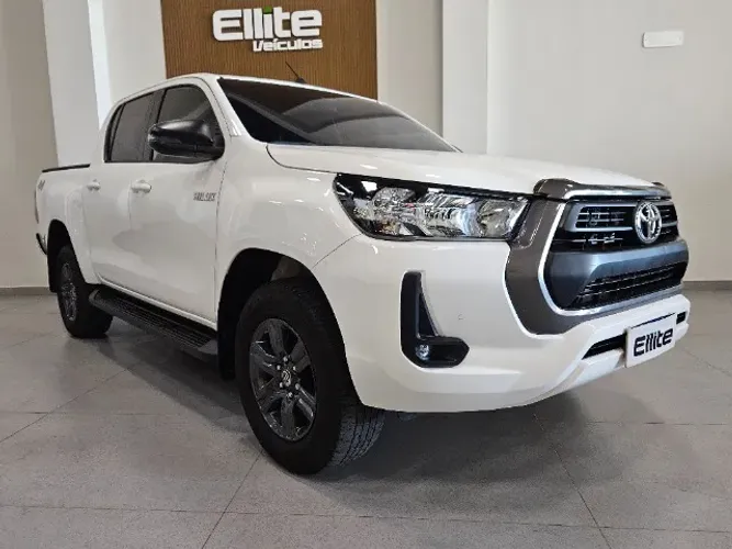 Toyota Hilux CD SR 4X4 2.8 TDI Diesel Aut. 2025