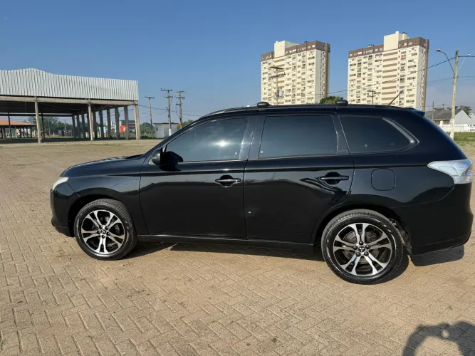 Mitsubishi Outlander 2.0 16V 160cv Aut. 2014