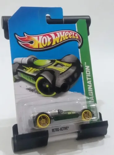 Miniatura Retro-active Hot Wheels 1/64 (lacrada) Preto