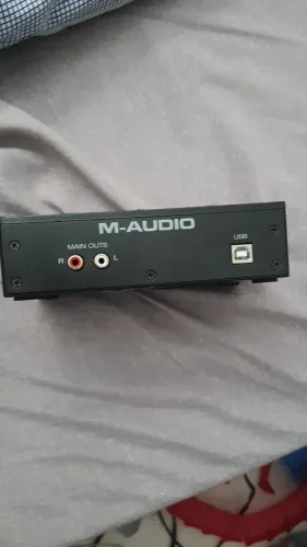 Placa de Áudio M -Track 