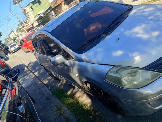 Nissan Tiida SL 1.8/1.8 Flex 16V Mec. 2013