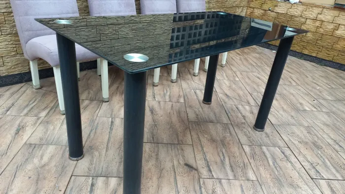 Entrego: Mesa de Cozinha vidro fume 1.45m x 80cm usada