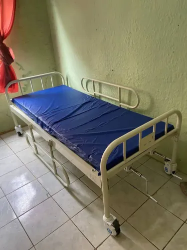 Cama hospitalar + Colchão Hospital + Cadeira de rodas articul+ Colchão d'Água Anti-Escaras