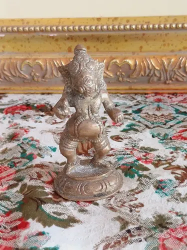 Antigo Ganesha de bronze com defeito na trompa. 9x5 166g