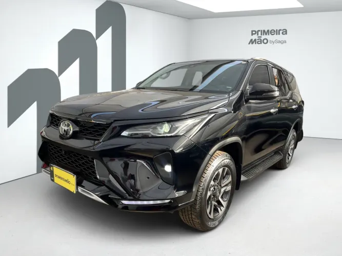 Toyota Hilux SW4 SRX Plat. 4X4 2.8 TB Die. Aut. 2025