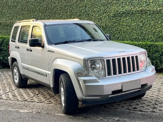 Jeep Cherokee Sport 3.7 4X4 V6 12V Aut. 2010