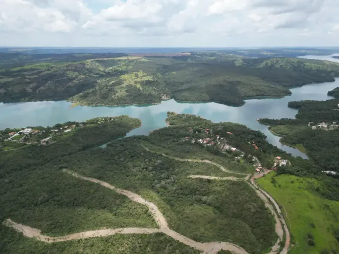+ Lago Corumbá 4 *