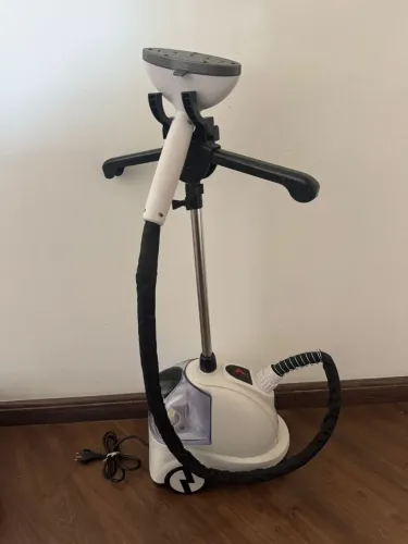 Passadeira a vapor Cadense