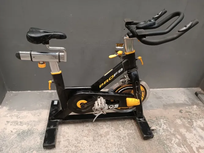 Bicicleta Spinning Kikos F9 - Roda De Inércia 18Kg
