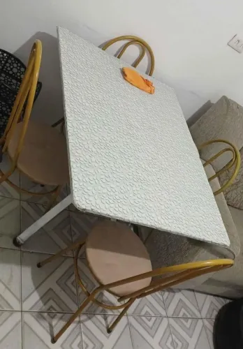 Mesa 4 cadeiras