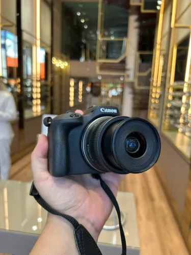 CÂMERA CANON EOS R100 IMPECÁVEL NA CAIXA  - MAIS EFICIENTE E COMPACTA