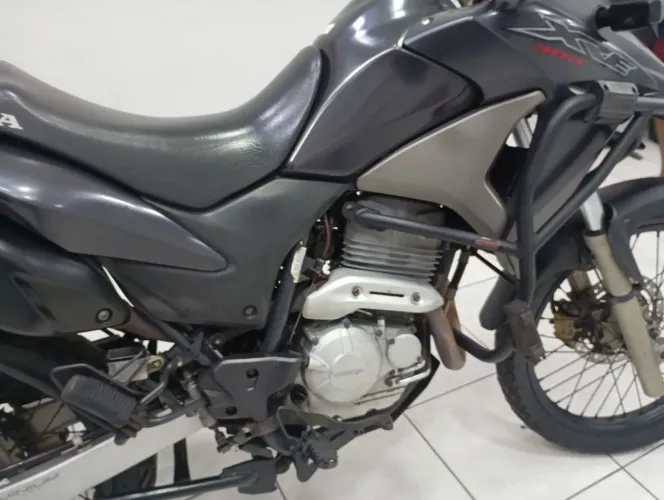 XRE 300 2026