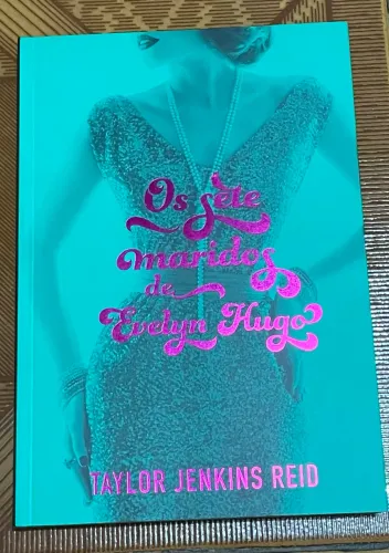 kit livros os sete maridos de evely hugo e A vida invisível de Addie Larue (lacrado)
