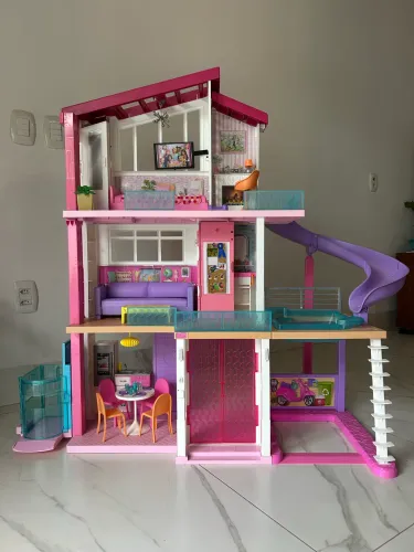 Casa da Barbie dreamhouse sem os móveis 