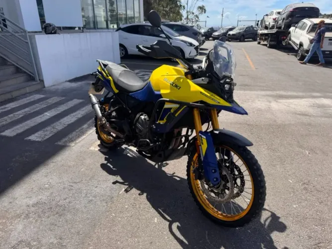 V STROM 800