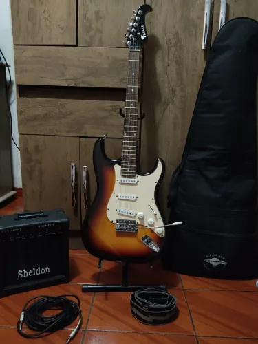 Guitarra eagle completa com amplificador