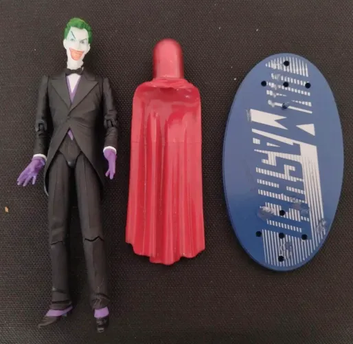 Action Figure Coringa Batman UnMasked