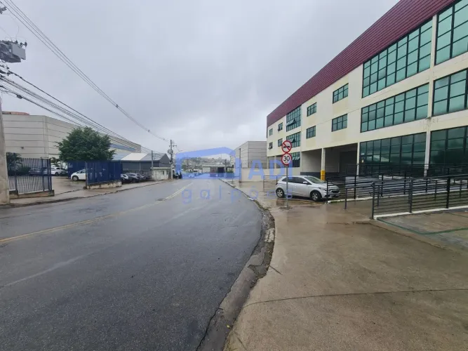 Galpão 4497 m² - Pé direito 12 m - Polo Industrial - Jandira