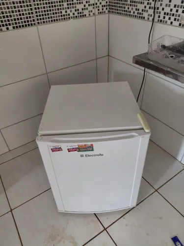 Vende-se frigobar