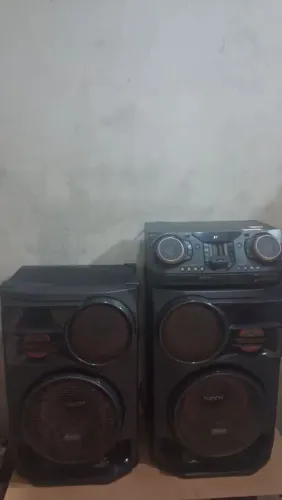 Vendo Som XBOM Marca LG 3.500watts de potência tendo 2 caixas acústicas pot