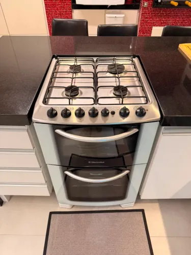 Fogão Electrolux Celebrate 4 Bocas Duplo Forno ? Muito conservado