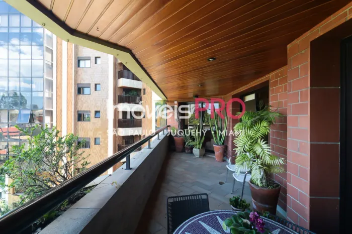 Apartamento 04 suítes - 240m² a venda no Panamby