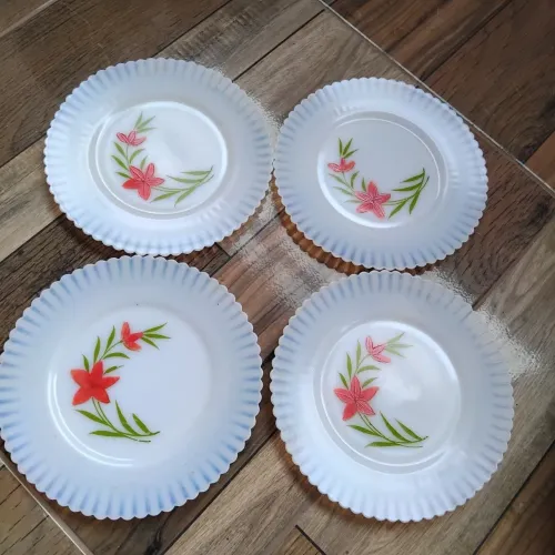4 pratos sobremesa vidro opalino 