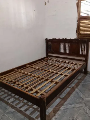 Cama de casal madeira maciça