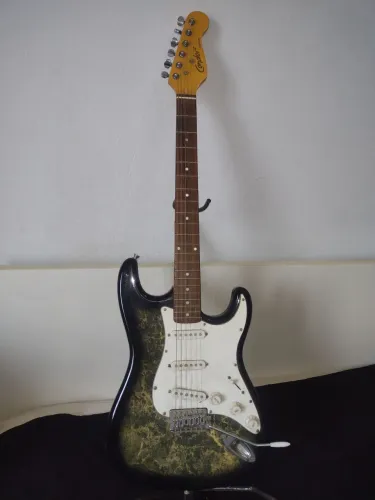 GUITARRA CONDOR