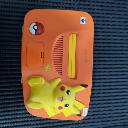 Nintendo 64 Edição Pikachu Laranja e Amarelo Japonês IMPECÁVEL