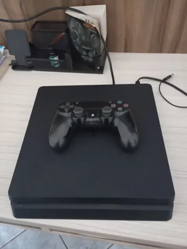Vendo PS4 slim com 1 controle com fc 26 pago e red remdemption