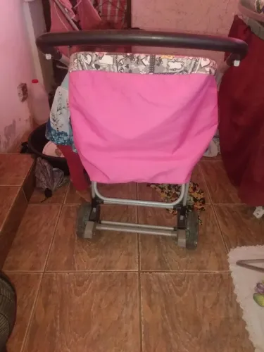 Carrinho de bebe Menina