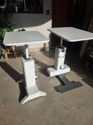Mesa elétrica ajustável 