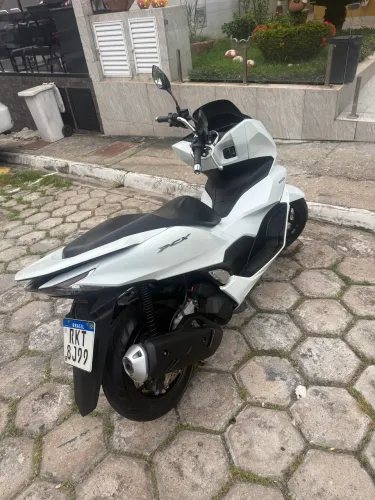 Honda pcx dlx 160 2024 sou particular