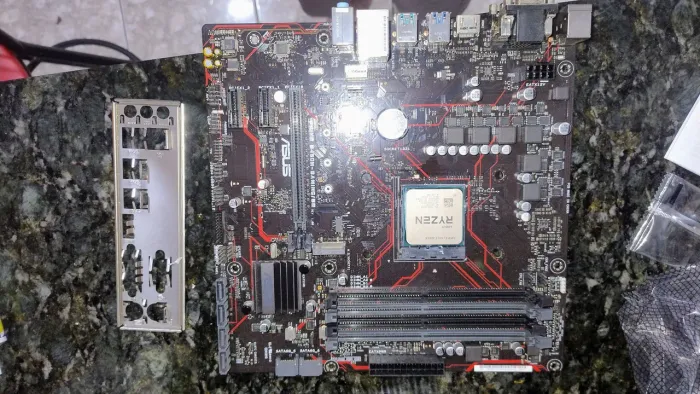 Kit RYZEN 5 3500X, 16GB DDR4 PLACA MAE B450